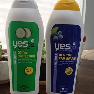 Yes To Cucumber Shampoo and Blueberry Conditioner Set - Green and Blue